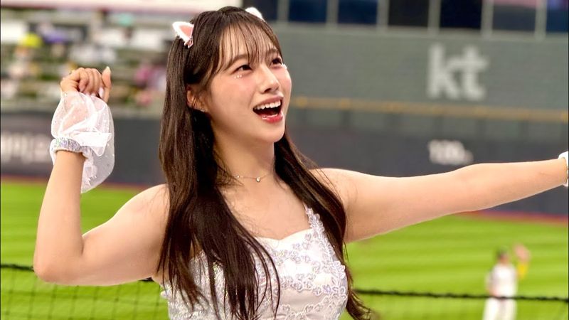 19살 생일 맞은 KT 이서윤 치어리더 허경민 응원 영상