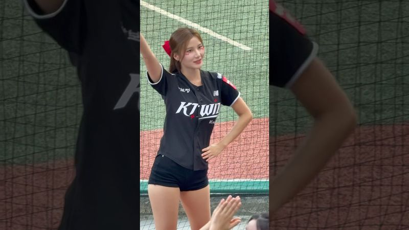 해리 누나 유니폼 어딨어요😅#김해리 #김해리치어리더#ktwiz #kt위즈 #kt위즈치어리더