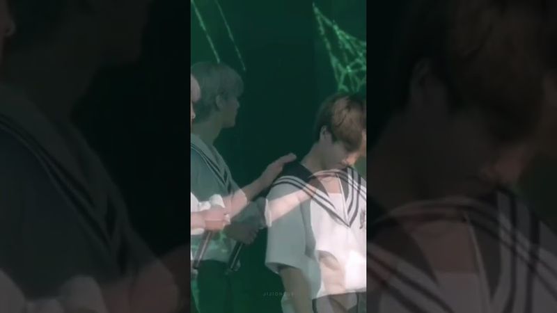 touch🔥Great moments 😘😘 #minsung #hanjisung #leeknow ##스트레이키즈#한#리노는기여어#ハン#リノ#straykids