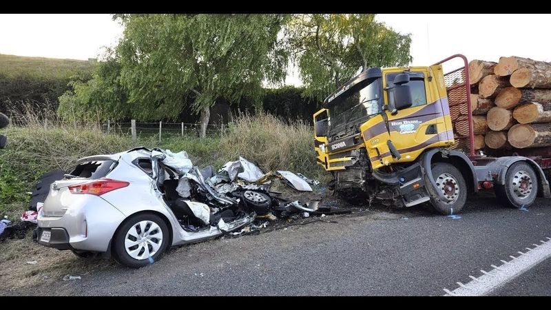 ЖЕСТКИЕ аварии на дороге! Жесть! 18+