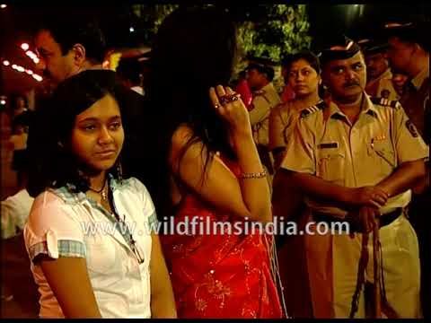 Bengali actress Rituparna Sengupta with daughter at star screen awards