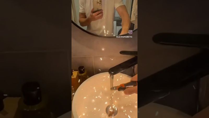 Может же и убить током так😱😱😱 #ремонтквартир #электрика #сантехника