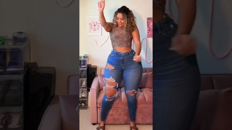 🦵 Strong Legs, Strong Mind 💪 Legs Workout Motivation Gym Girls Day Leg