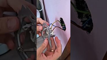 как поменять розетку дома самому