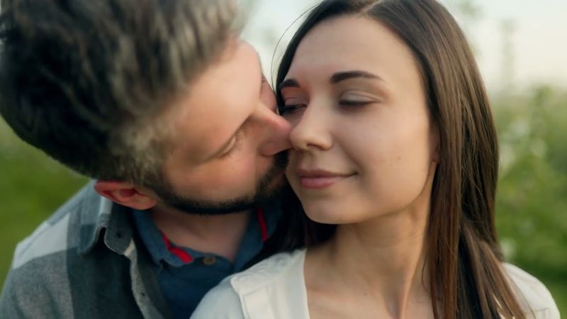 А боль в ладони мои упала слезой...