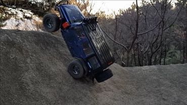 RC CAR TRAL TRACTION HOBBY 1/8 Founder Jeep Rock Crawler