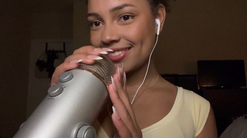 ASMR bare mic scratching, mic gripping, & up-close whisper rambles 😘