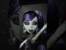 Распаковка и обзор куклы монстер хай Спектры Вондергейст из серии"Смертельно-прекрасный горошек".