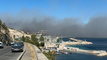 Blaze on Marseille's outskirts advances into city | AFP