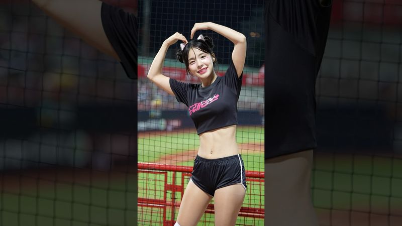 真理褲配上短版T恤 多慧的好身材展露無遺😍@lee_dahye #李多慧 #이다혜