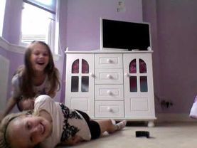 my 2 sisters fighting!