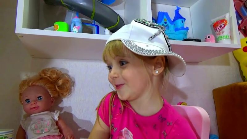 Маргарита встречает гостей на вечеринку Странный гость Танцы песни