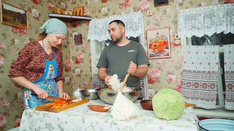 МОЛОДАЯ СЕМЬЯ РАСШИРЯЕТ СВОЕ КРЕСТЬЯНСКОЕ ХОЗЯЙСТВО | КУПИЛИ МЕДОВЫЙ ДОМ И ЗАПАСЛИ ПРОДУКТЫ ВПРОК