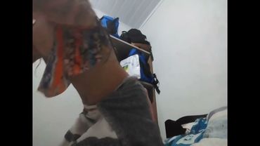 arrumando a casa da praia (minha mãe foi no mercado) ok