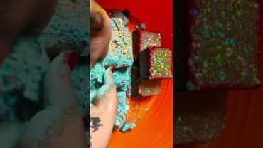 Blue & Red Fresh Gym Chalk with Glitter