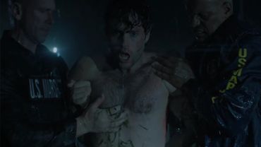 YOU - Joe gets caught by the police S05E10