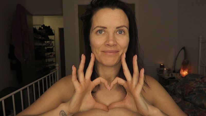 I'm Single  - The Naked Truth