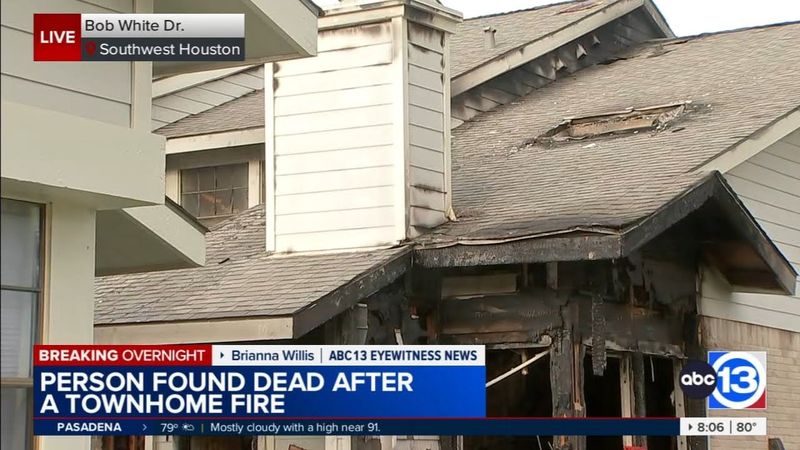 1 dead after townhome fire in southwest Houston, HFD says