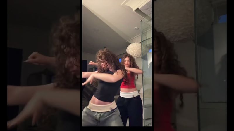 Hello!? #edit #elianakalogeras #kalogerasisters #sundaykalogeras #demitrakalogeras #noahrisling