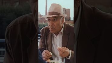 Нельзя оставлять человека голым. Когда человек голый, он опасный.