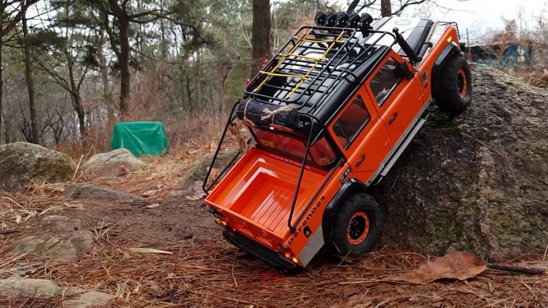 RC Car Xtra Speed D110 LandRover Defender Trail Ride Adventure 3