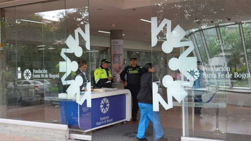 Exterior of clinic where Colombian presidential hopeful is in critical condition again | AFP