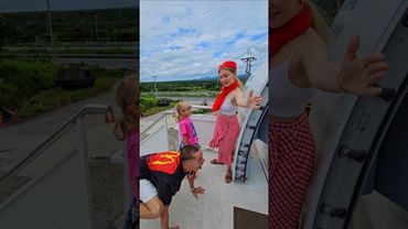 Dog on the Plane ✈️🤣 #demariki