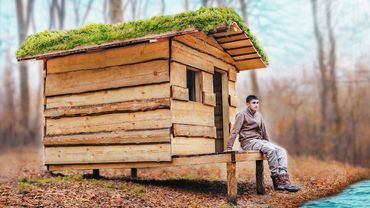 ПОСТРОИЛИ БАНЮ ВОЗЛЕ ЛЕСНОГО ПРУДА!