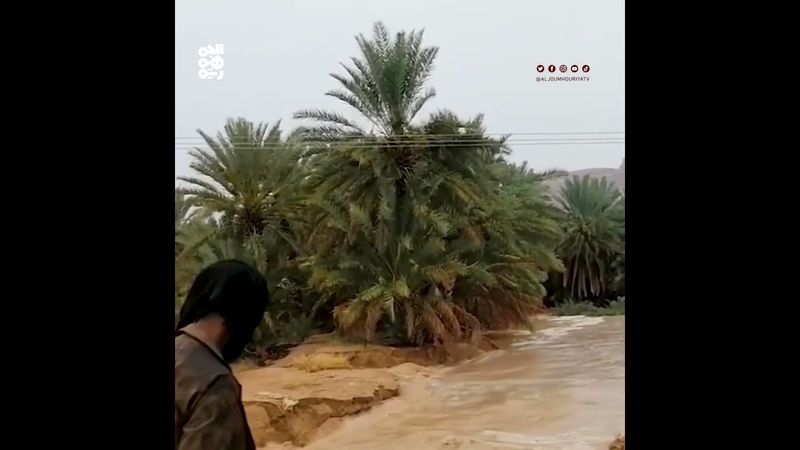سيول جارفة تعزل قرى وتعطل حركة السير في حضرموت