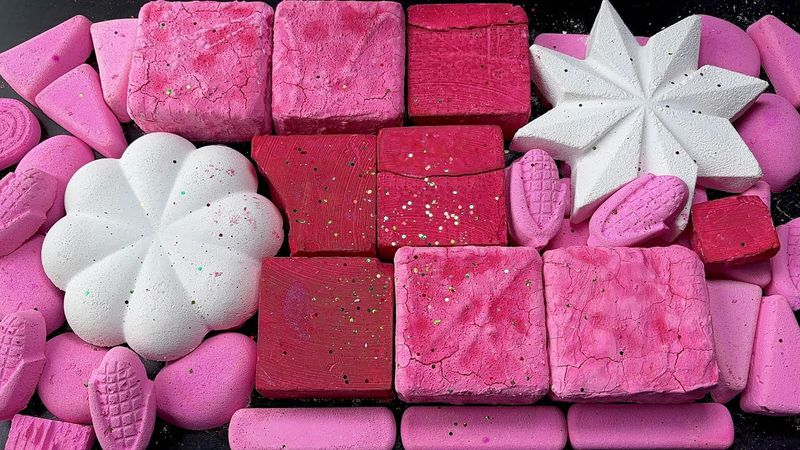 Collab w/ @youchalktoomuchasmr 💖 Pasted & Dyed Gym Chalk + Reforms #zinniagymchalk