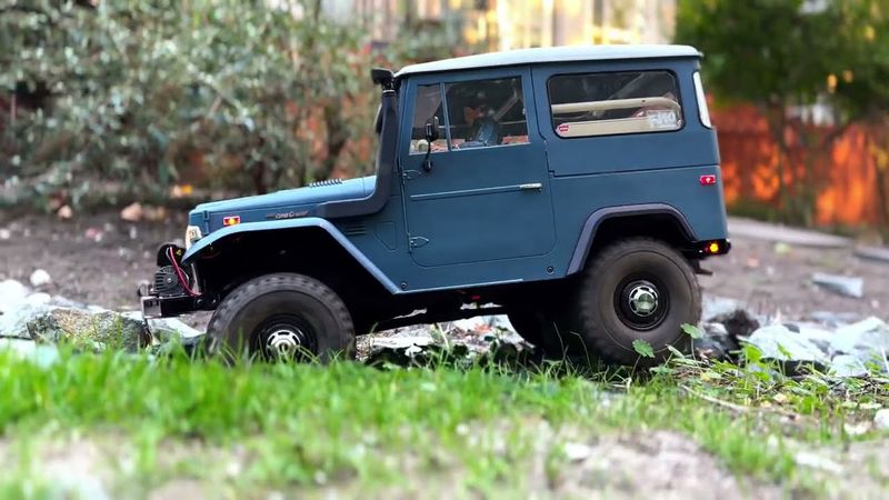[RC4WD] Toyota FJ40 is in trouble, who is coming to rescue it?