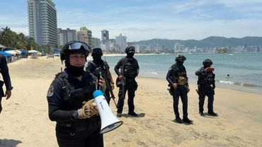 Mexican authorities warn people of tropical storm Erick | AFP