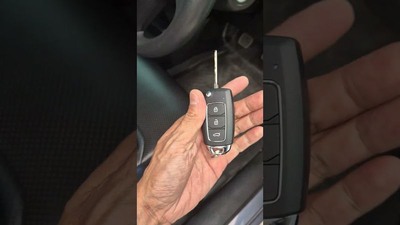 รีโมทรถ Isuzu d-max แบบพับได้ ระบบแท้ศูนย์ ช่างโอ้รับประกันความหล่อ 063-6397132 #ร้านทำกุญแจใกล้ฉัน