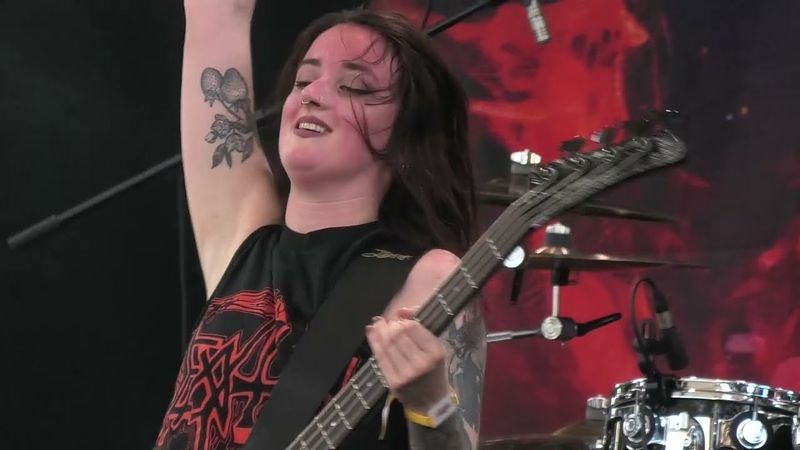 Nervosa - Smashing Heads (live in Ostrava 2025)