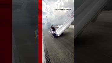 Passengers use emergency slides to flee plane fire at Denver airport. #Denver #BBCNews