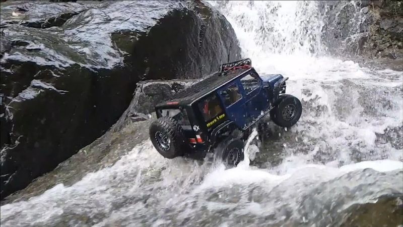 RC카 TRACTION HOBBY 1/8 Founder Jeep Waterfall Adventure