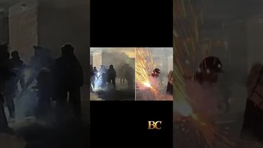 Carnage at Portland detention center as crowd tries to storm holding cells