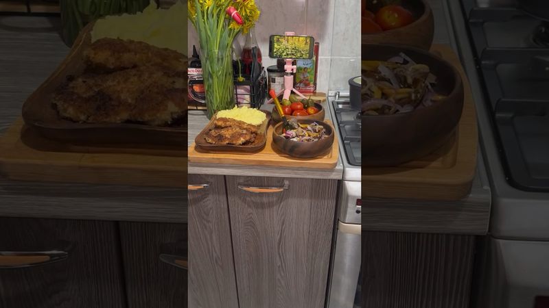 Соленья с отбивной и пюре#рецепты#еда#мукбанг#пюре