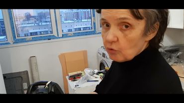 Немного починила-модернизировала пылесос. Теперь к нему подходят любые мешки)))