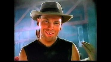 News блок MTV c рекламными блоками, анонсами и оформлением MTV 25.05., 01., 18. и 19.06.2001