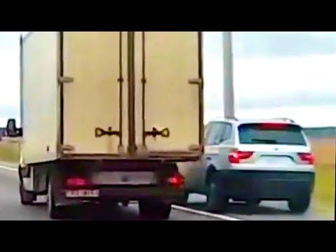 Не дай Бог чтобы они попались на трассе. Чудики торопыги едут быстрее чем остальные.