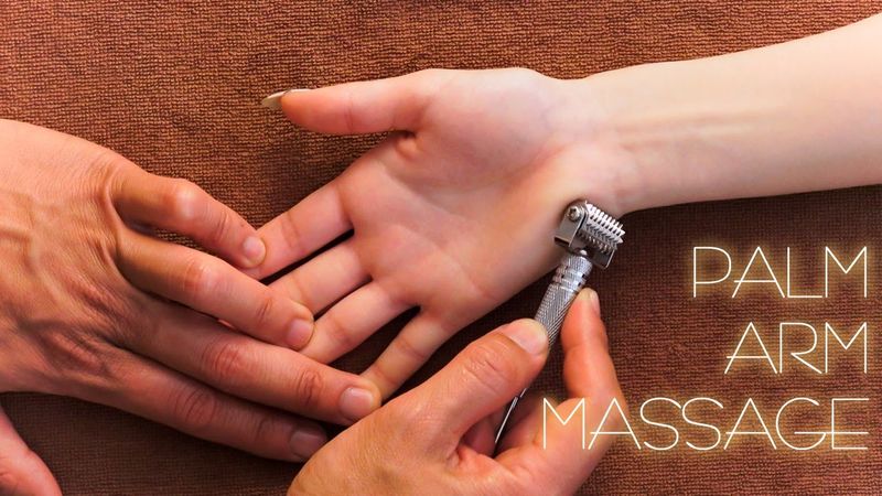 手と腕のマッサージ音で眠くなる | The massaging sounds of your palms and arms put me to sleep.