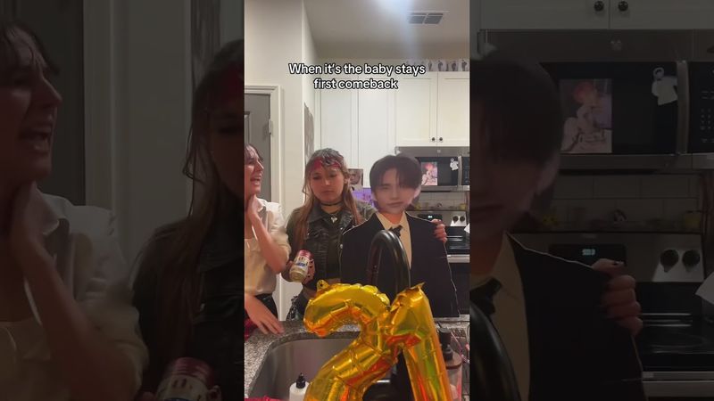 #straykids #skz #kpop #fypシ゚viral #fyp #hyunjin #leeknow #straykidshyunjin #straykidsleeknow