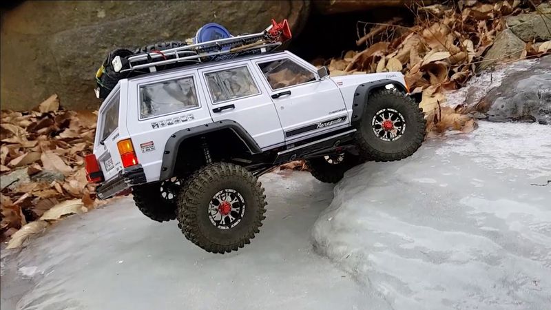 RC CAR TFL-T10 Full Metal Cherokee Ice Valley Rock Crawling 2