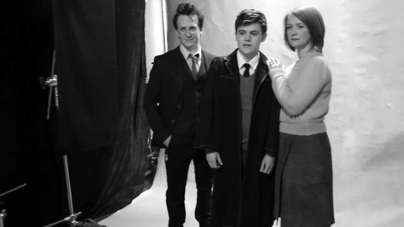 Фотосессия персонажей пьесы ГП и Проклятое Дитя (русские субтитры)