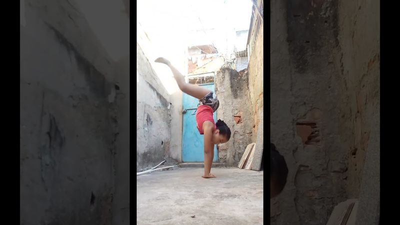 Menina brincando r4bud4 #shorts #rels