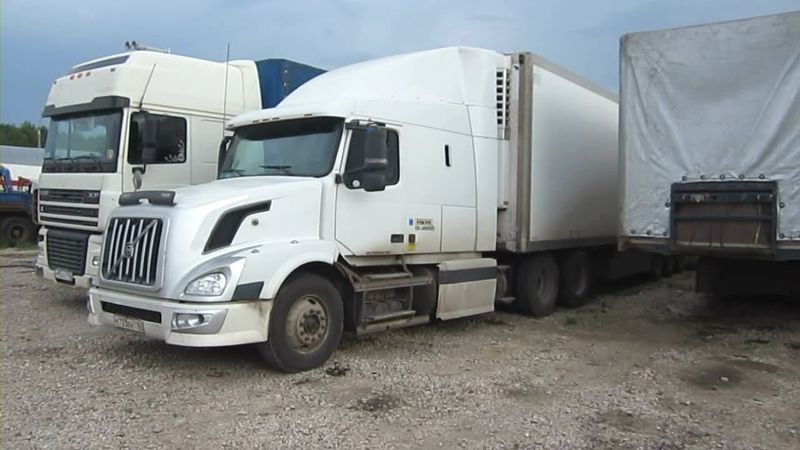 2003 Вольво VNL64T. Обзор (интерьер, экстерьер).