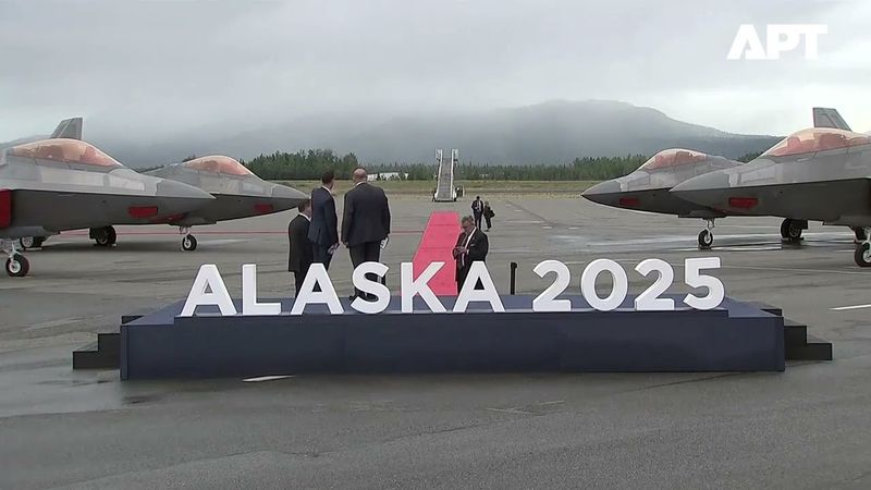 Самолет Путина прибыл на Аляску  Первые кадры