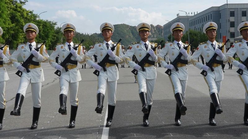 Chinese troops swelter through rehearsal for major military parade | AFP
