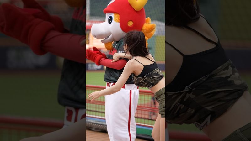 看到威弟嗆司還偷懶在玩玩具秒變臉 多慧教官很嚴格的！@lee_dahye